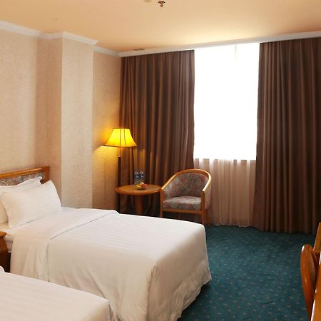 Golden City Hotel Foshan Bagian luar foto